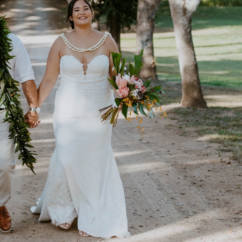 White lace strapless Wedding Dress